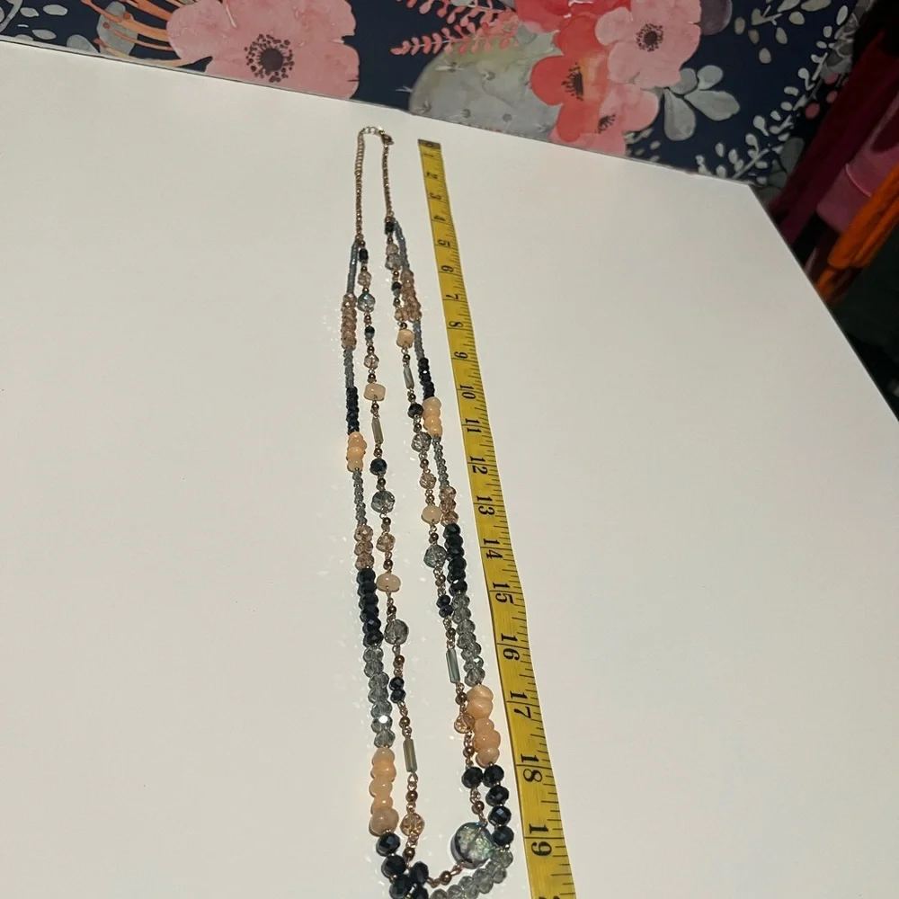 ๐ Gorgeous Layered Beaded Necklace - Picture 5 of 6